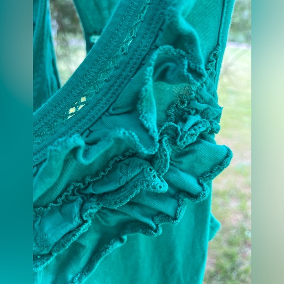 Tank top- xs women/juniors baggy/loose fit, cute ruffle & detail at neck & edge - Picture 10 of 11